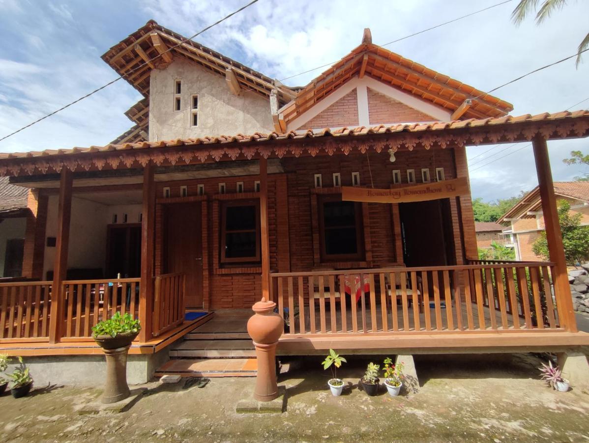 Romadhoni Homestay Magelang Bagian luar foto